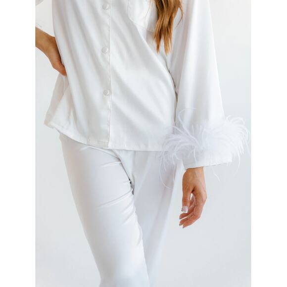 Bon Viviann x Daydreamer Cloud Feather Trim Satin Pajama Set – NWT, Medium - Picture 8 of 11